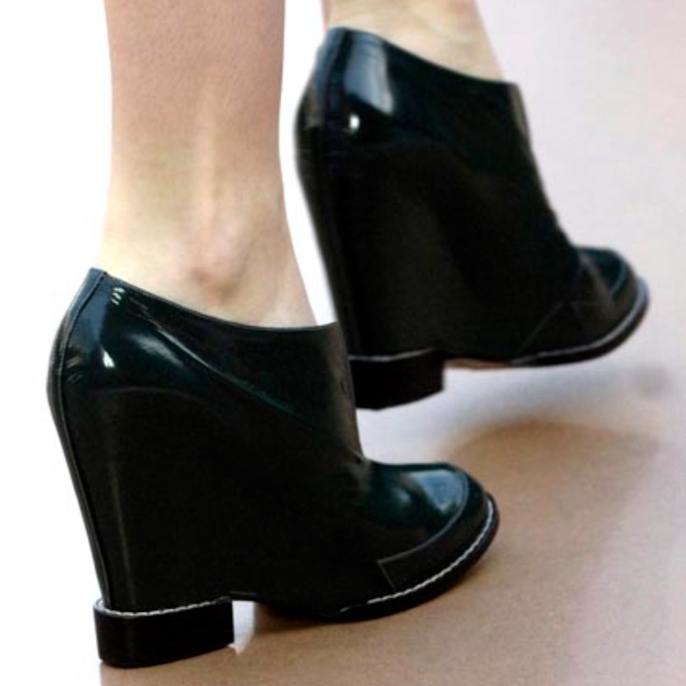 Chloé 2007 Patent Wedge Booties